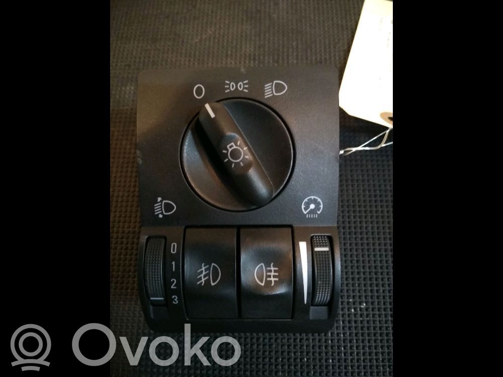 Light switch   9138121