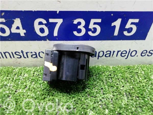 Dacia Sandero Tuercas y cierre antirrobo de rueda