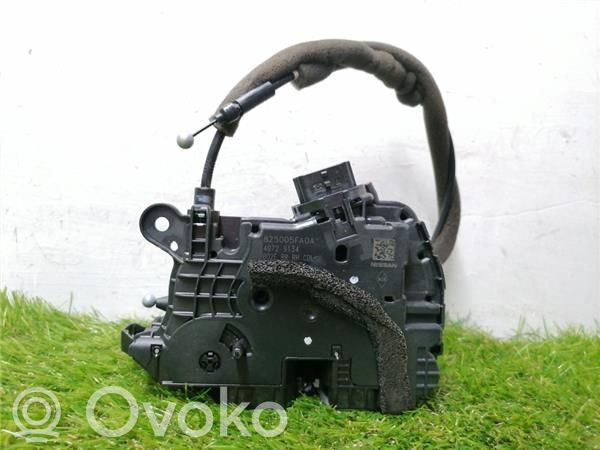 Cerradura de puerta trasera   825005FA0A,40729134