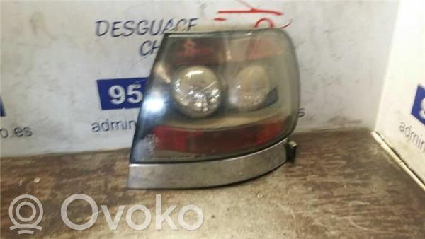 Lámpara de faros/luces traseros