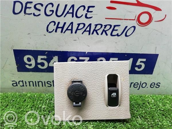 Interrupteur commade lève-vitre