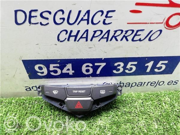 SsangYong Korando Botón interruptor de luz de peligro 
