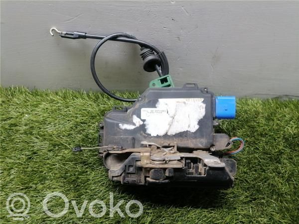 Volkswagen Polo Zamek drzwi przednich 