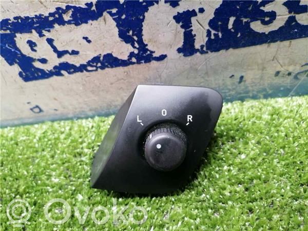 Seat Ibiza I (021A) Interruptor del espejo lateral