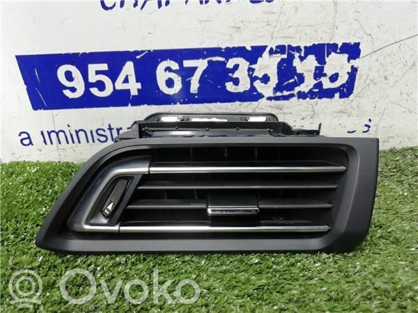 Peugeot 308 Dysze / Kratki środkowego nawiewu deski rozdzielczej