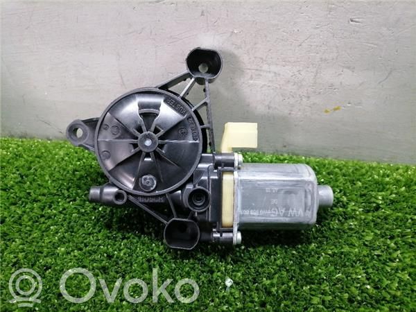 Audi A4 S4 B9 Silnik regulatora szyby drzwi przednich 