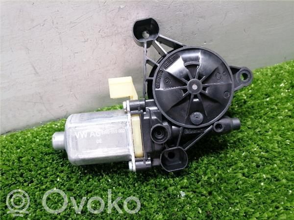 Audi A4 S4 B9 Silnik regulatora szyby drzwi przednich 