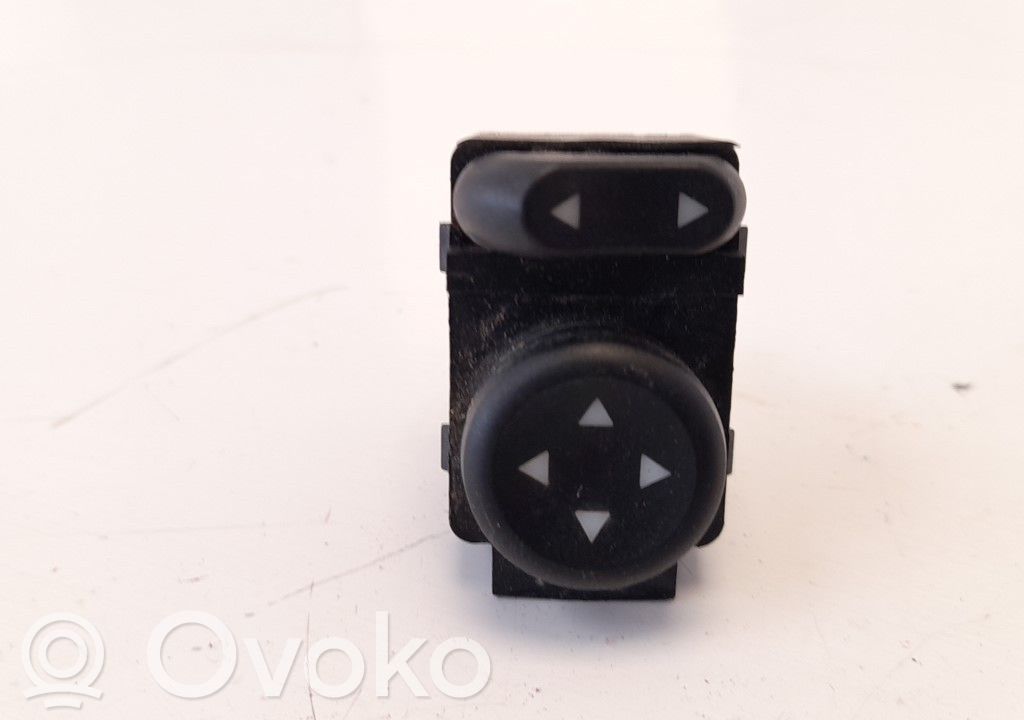 Interruptor del espejo lateral   B569