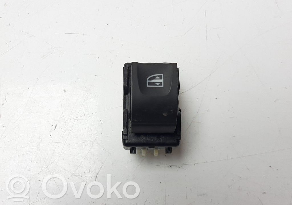 Renault Clio IV Przyciski szyb 