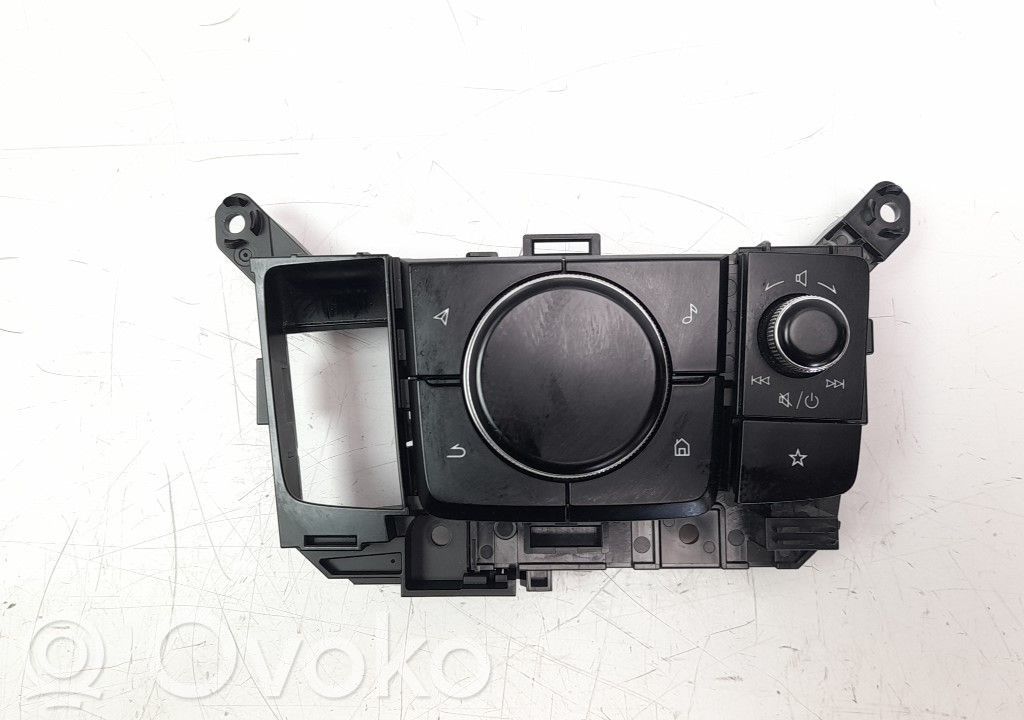 Mazda 3 Steering wheel buttons/switches 