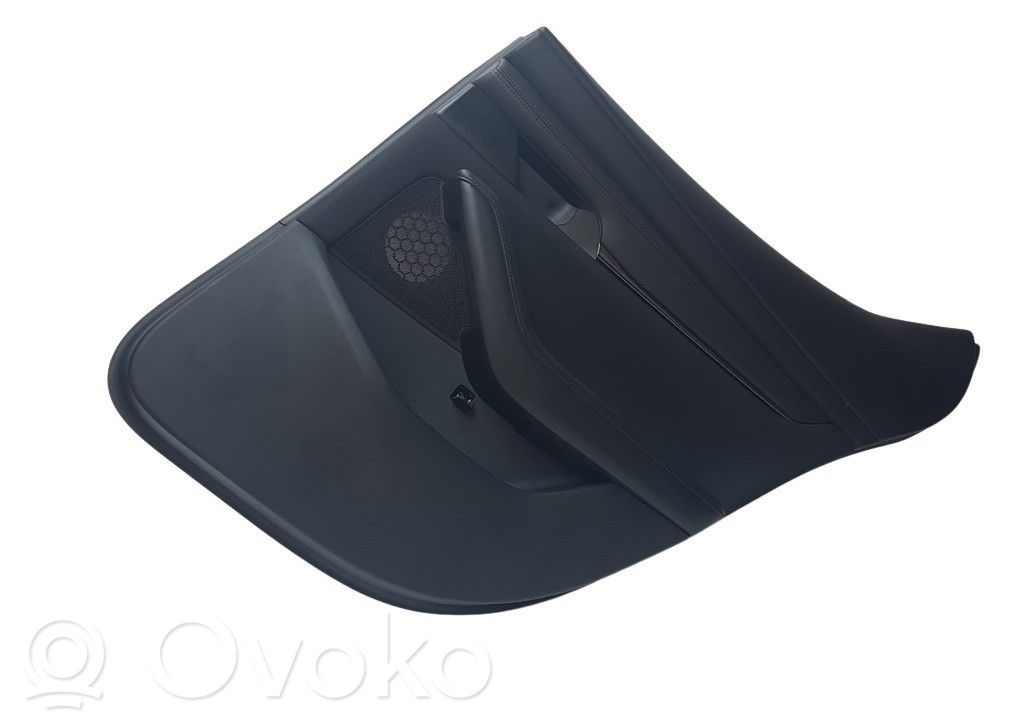 Mazda 3 Takaoven verhoilu 