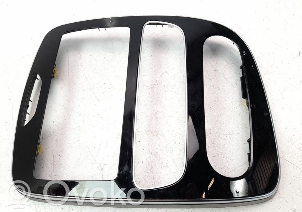 Renault Clio IV Apatinė apdaila 