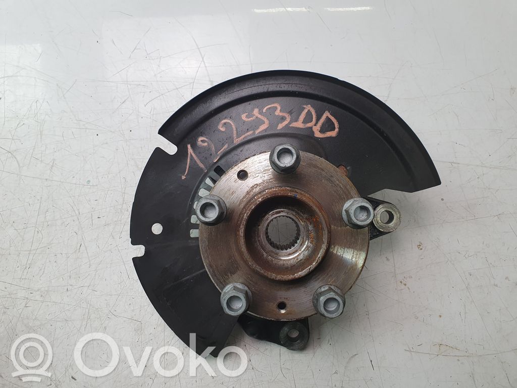 Nissan Juke II F16 Zwrotnica koła przedniego 