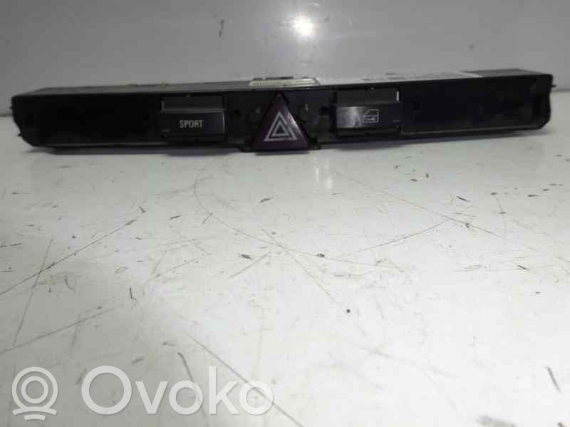 Opel Astra G Botón interruptor de luz de peligro 