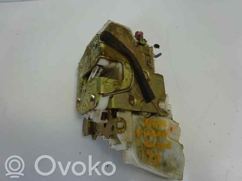 Nissan PickUp Rear door lock 