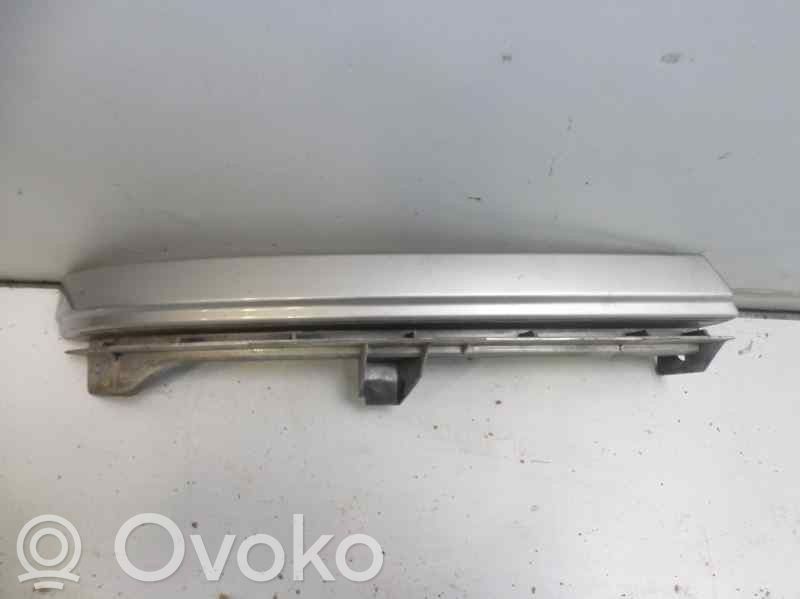 Opel Zafira A Kojelaudan kehys 
