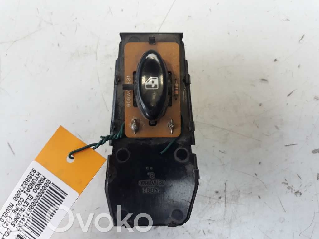 Hyundai Coupe Electric window control switch 
