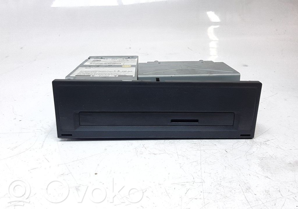 Audi Q8 Radio/CD/DVD/GPS head unit 