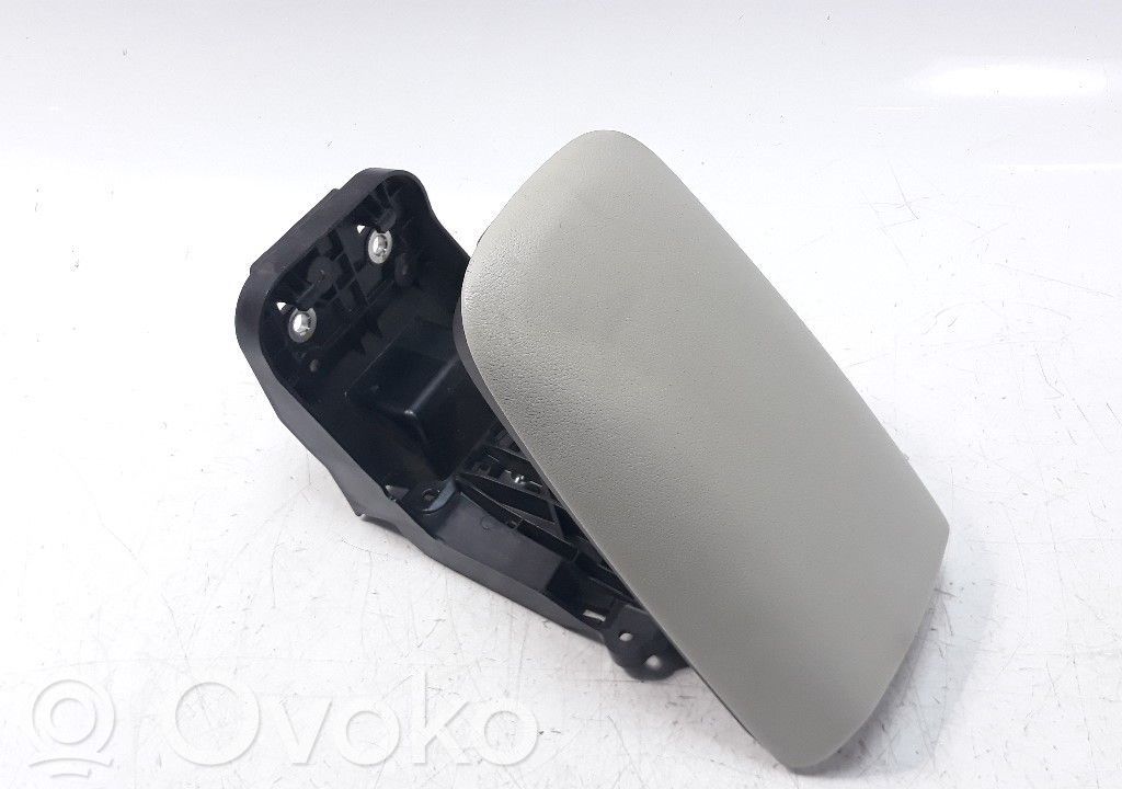Armrest   31366333