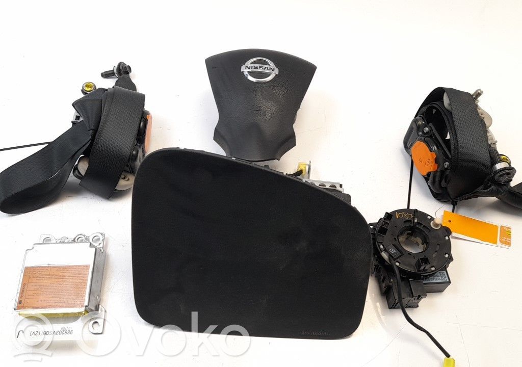 Nissan Note (E12) Oro pagalvių komplektas 