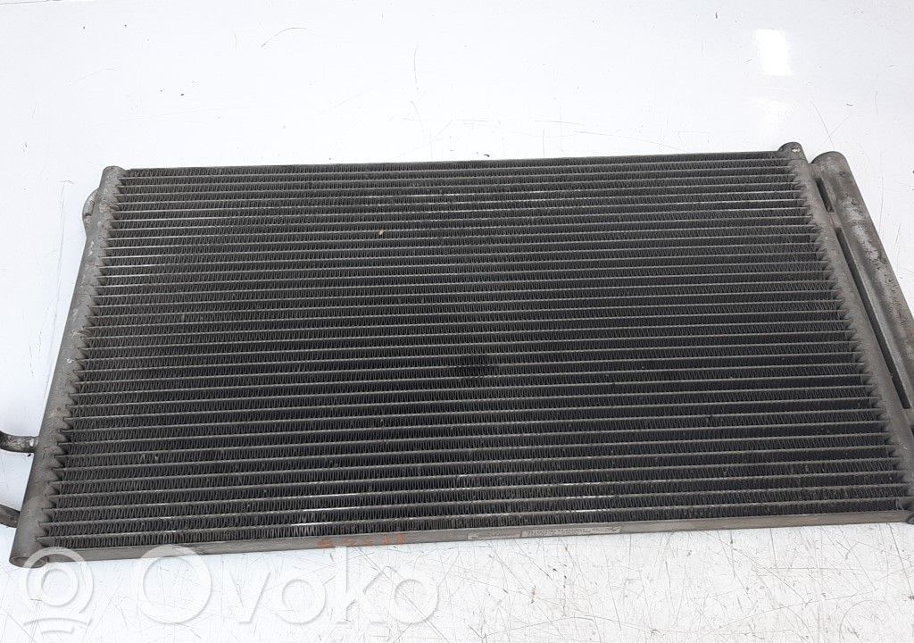 BMW 1 E81 E87 Aušinimo skysčio radiatorius 