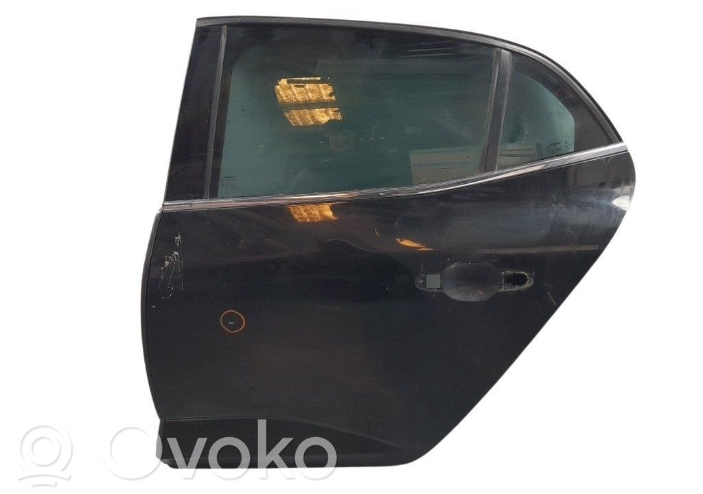 Puerta trasera   821015121R