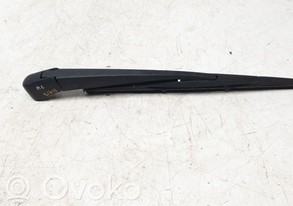 Mazda 3 Brazo del limpiaparabrisas trasero 