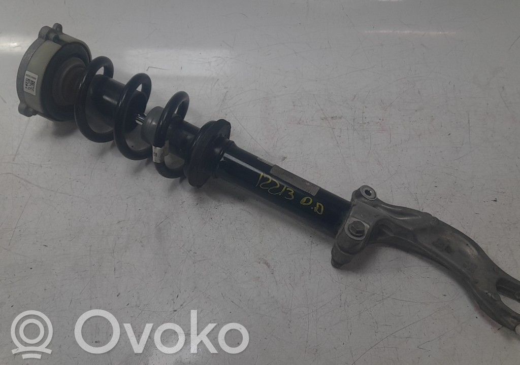 Audi A4 S4 B9 8W Amortyzator osi przedniej ze sprężyną 