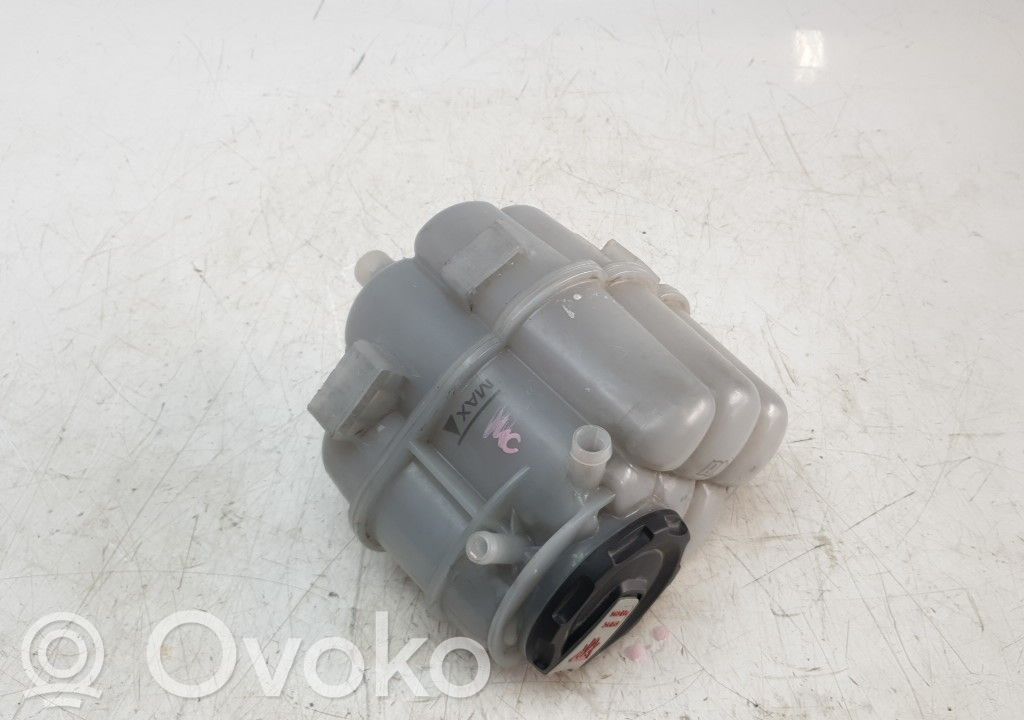 Audi A4 S4 B9 8W Zbiornik wyrównawczy paliwa 