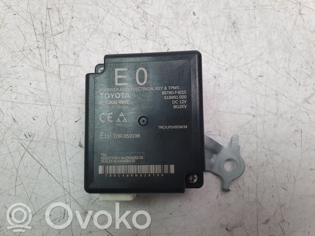 Autres unités de commande / modules   897B0F4010
