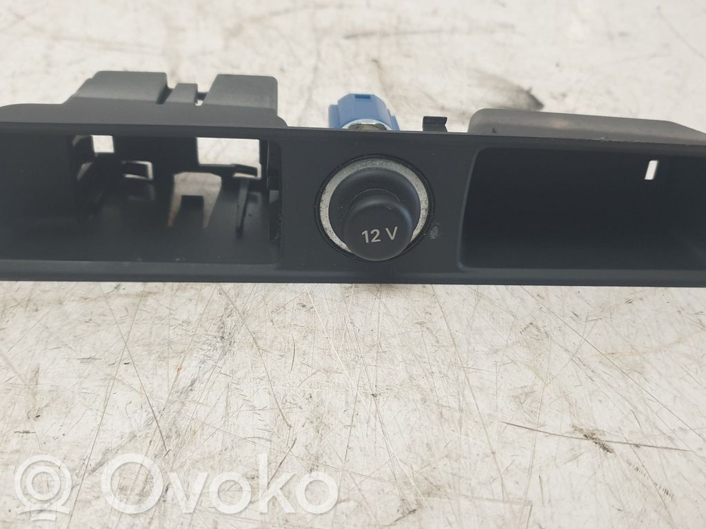 Audi Q3 F3 Osłona tylnej klapy 