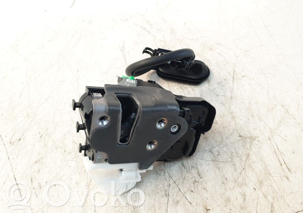 Ford Focus Priekšpusē slēdzene 