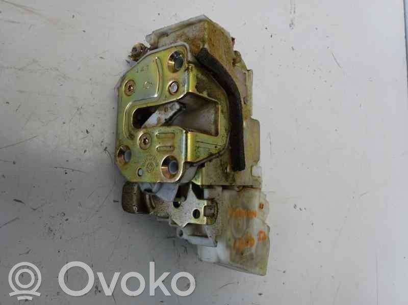 Nissan PickUp Rear door lock 