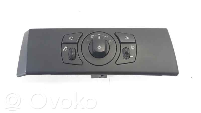 BMW 5 E39 Interruttore di regolazione dell’illuminazione del quadro 