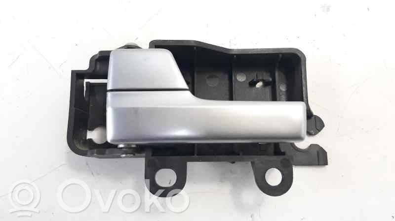 Manecilla interna puerta trasera   3M51R22601