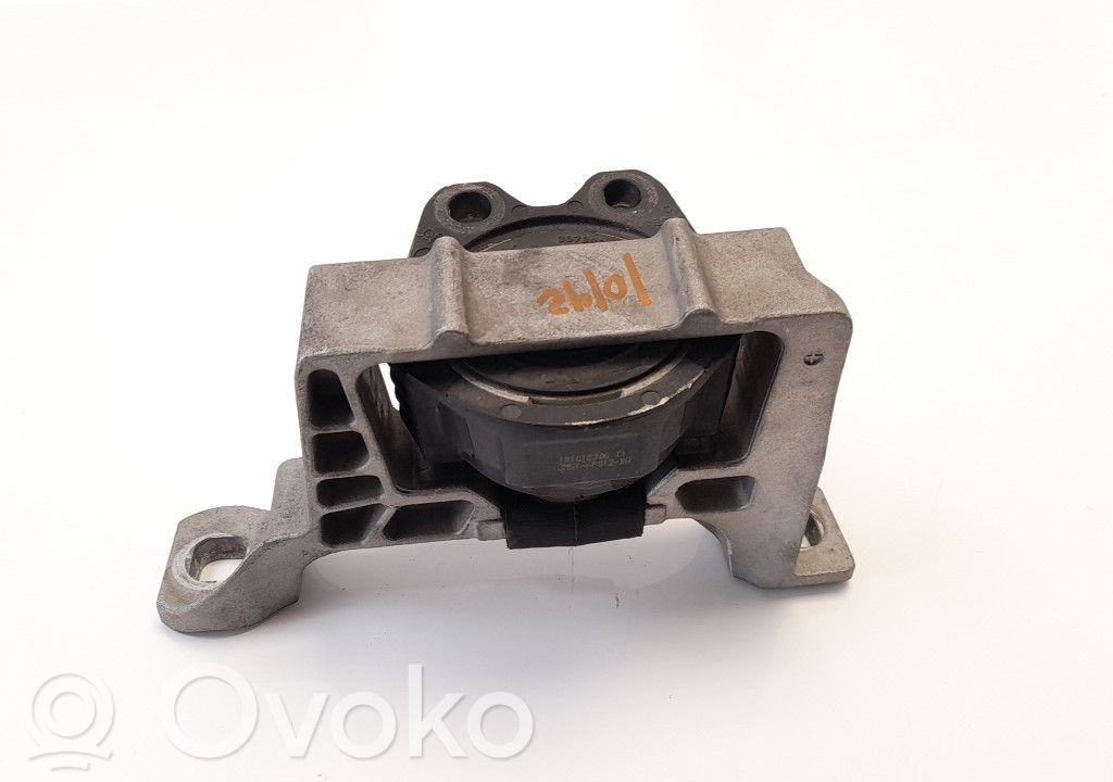 Engine mount bracket   31401666