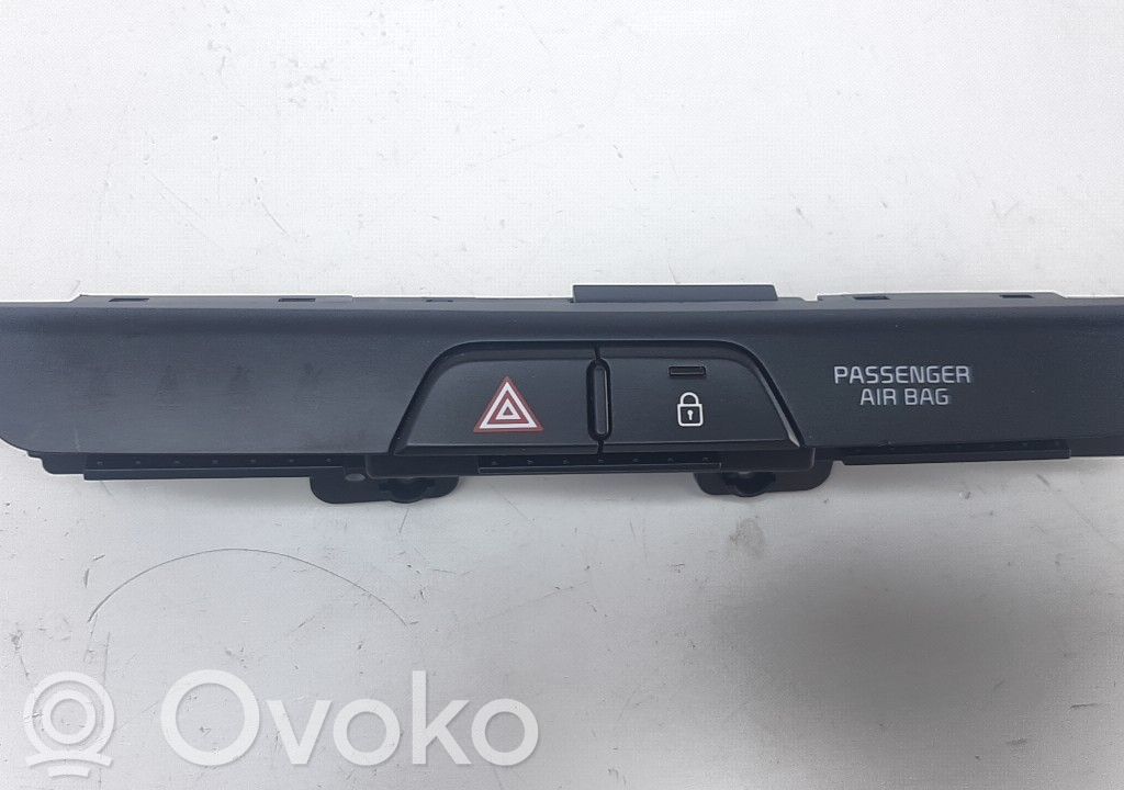 KIA Stonic Botón interruptor de luz de peligro 
