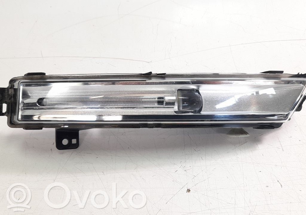 Etusumuvalo   HK8315200AD