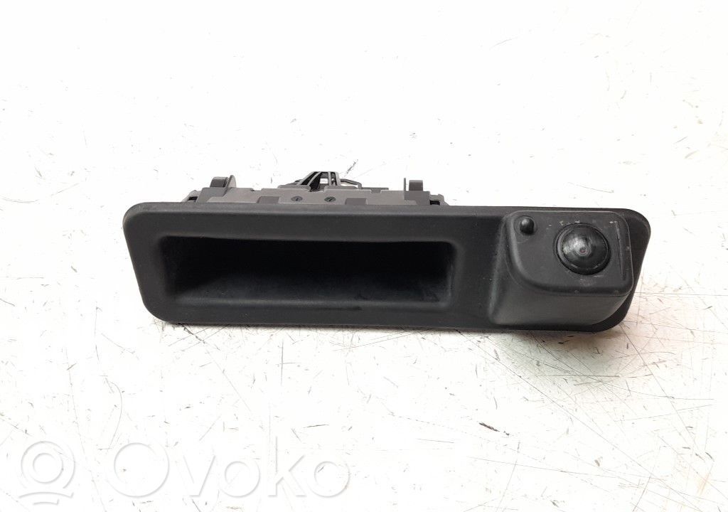 BMW 2 F46 Manecilla externa puerta trasera 