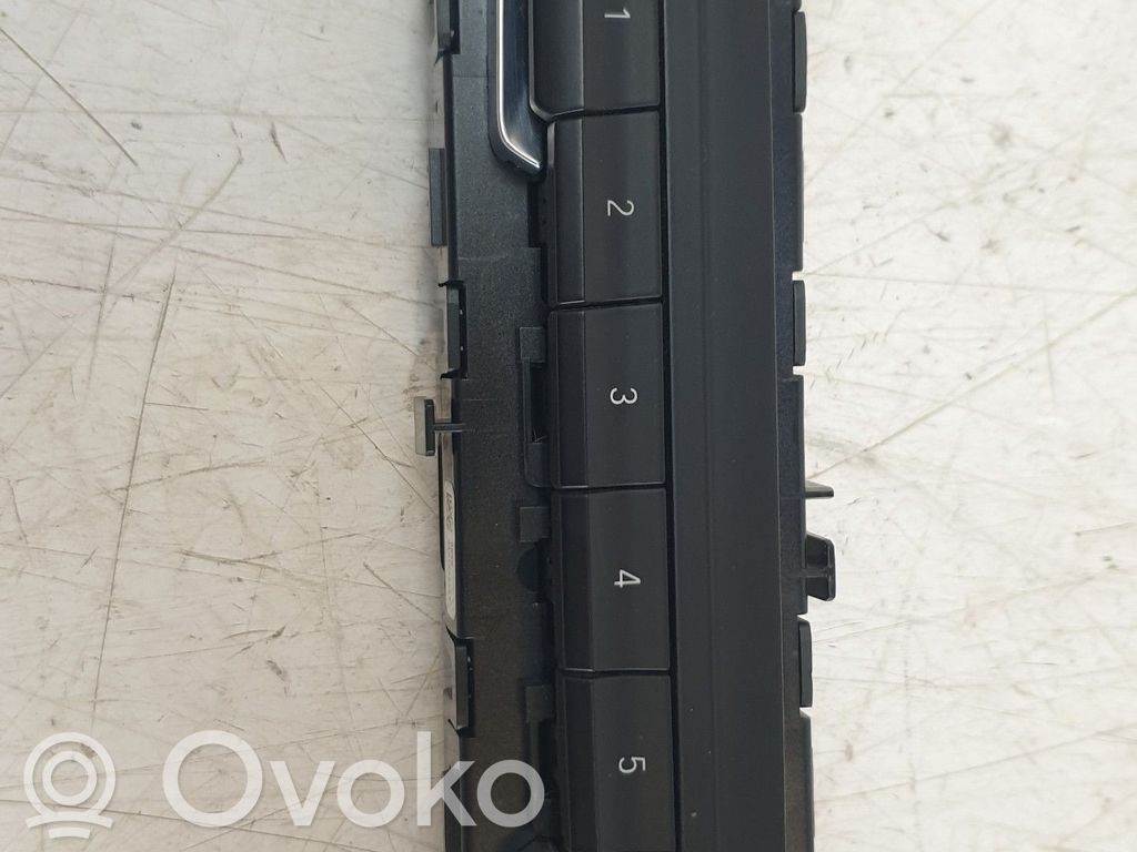 BMW X1 F48 F49 Butoane/comutatoare pe volan 