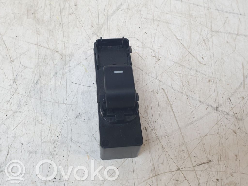 Electric window control switch   GKL166370A