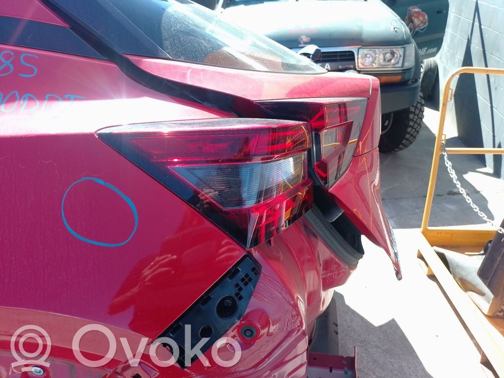 Nissan Juke II F16 Luci posteriori