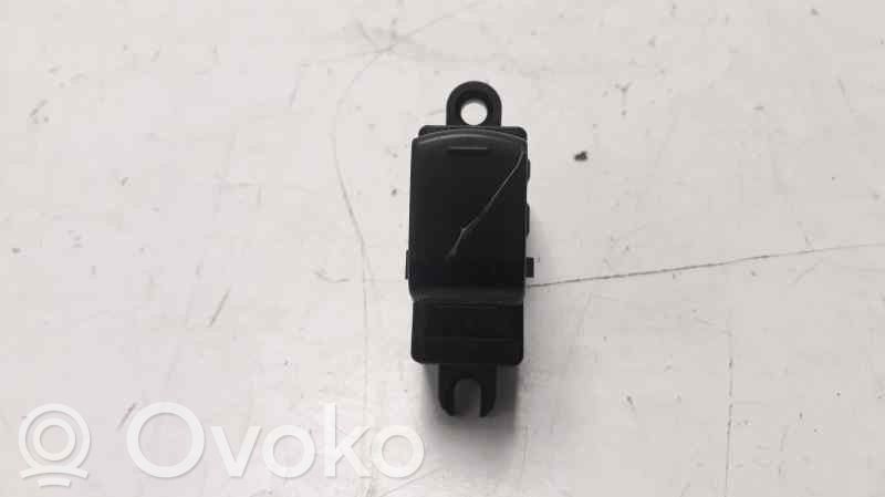 Nissan Qashqai Przyciski szyb 