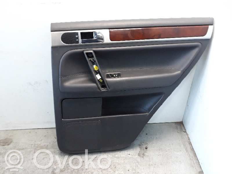 Volkswagen Touareg I Rivestimento del pannello della portiera posteriore 