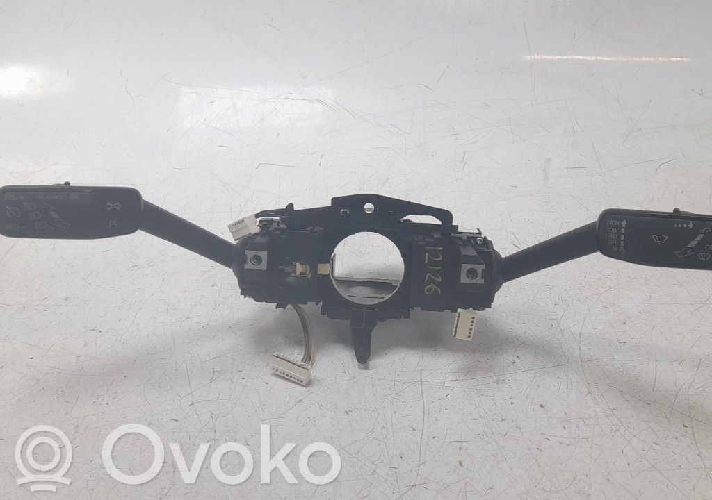 Seat Leon (5F) Butoane/comutatoare pe volan 