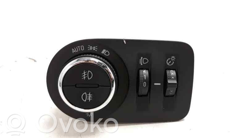 Opel Astra K Interruptor de control del panel de luces 