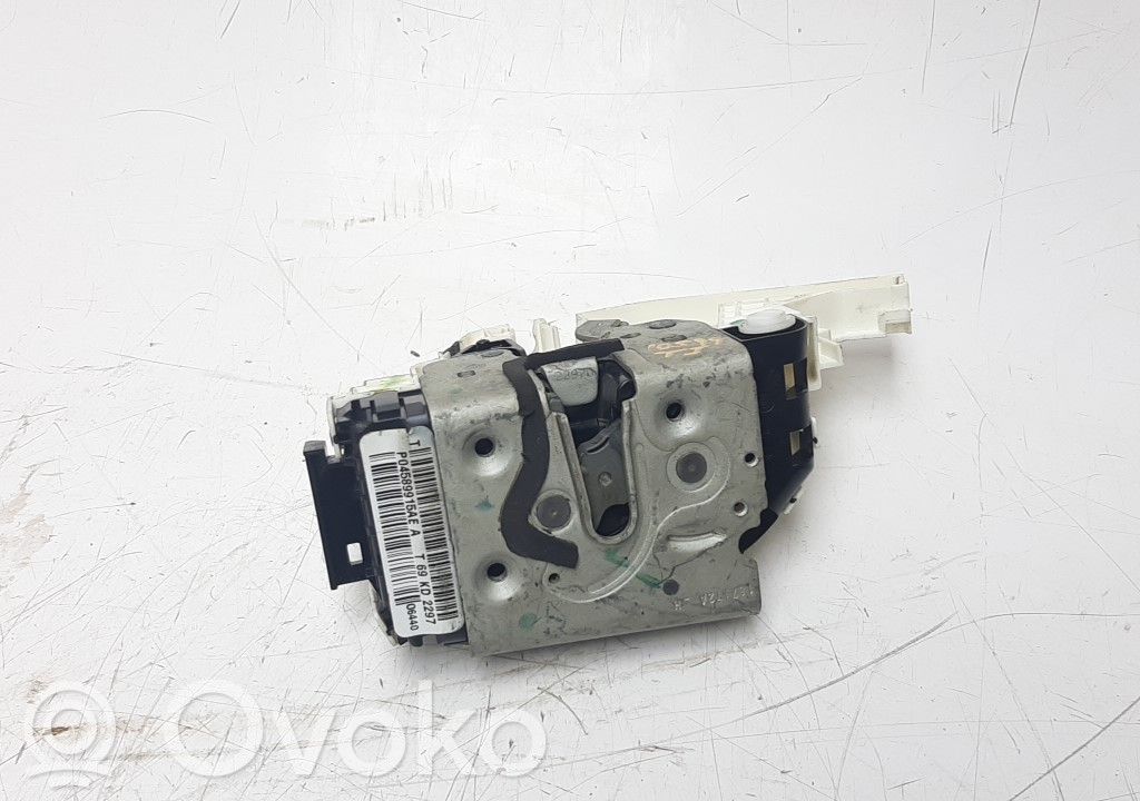 Jeep Compass Takaoven lukko 