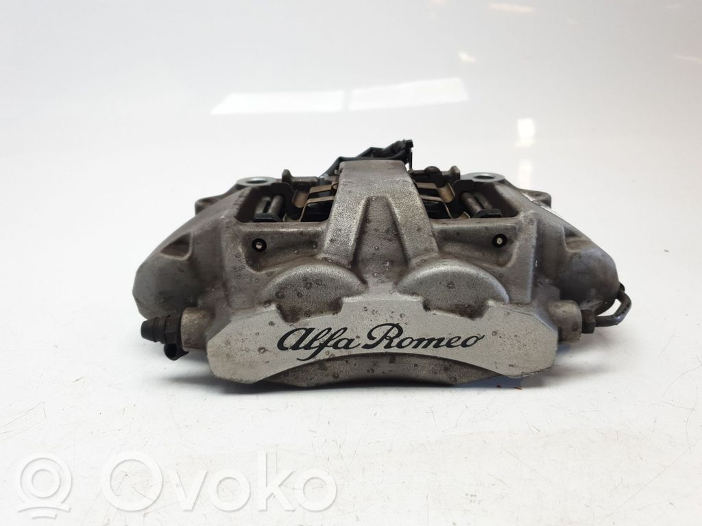 Alfa Romeo Giulia Zacisk hamulcowy przedni 