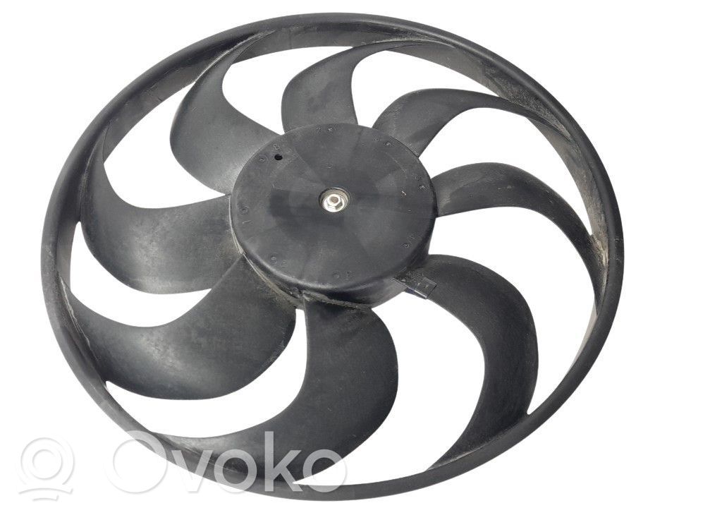Dacia Sandero II Ventilatore di raffreddamento elettrico del radiatore 