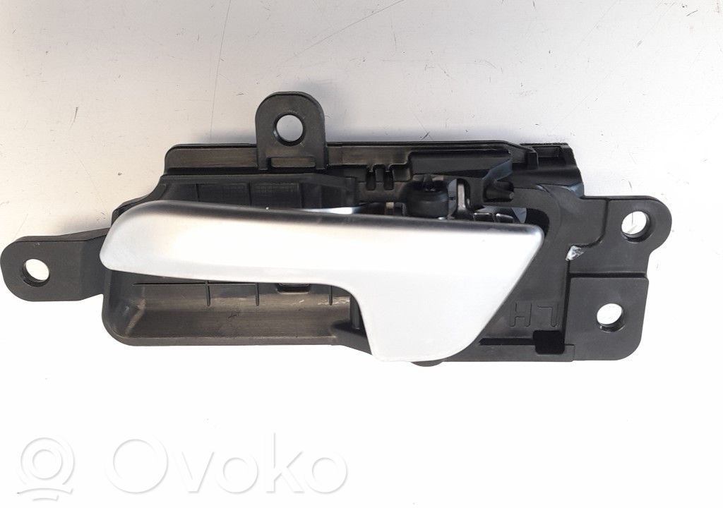 Manecilla interna puerta trasera   82613F1000